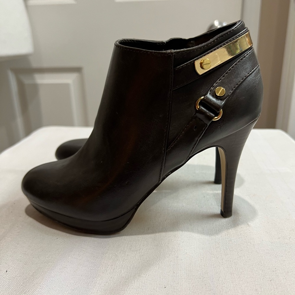 Marc Fisher brown leather ankle high heel bootie with gold tone hardware 6